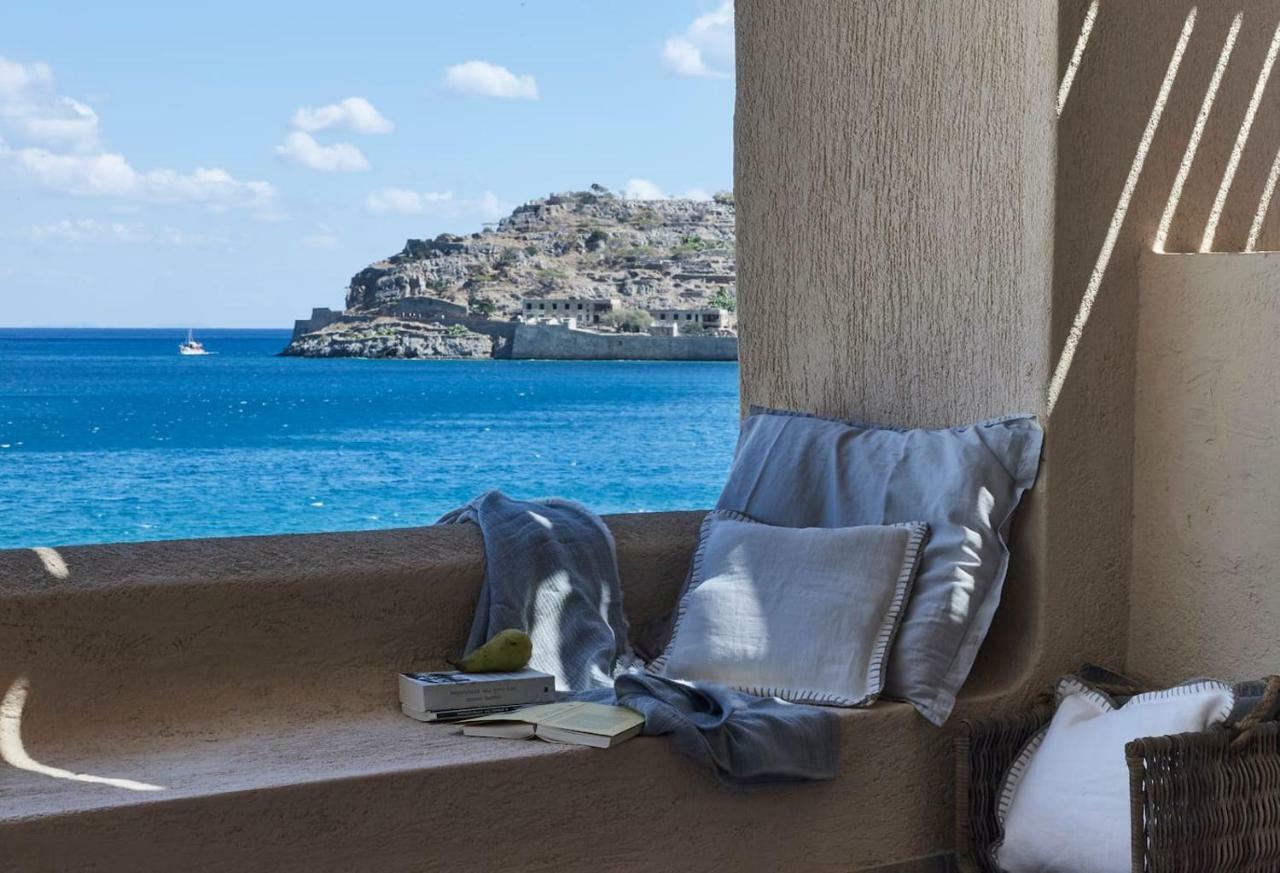 Plaka Sea Front Residence Елунда Екстер'єр фото